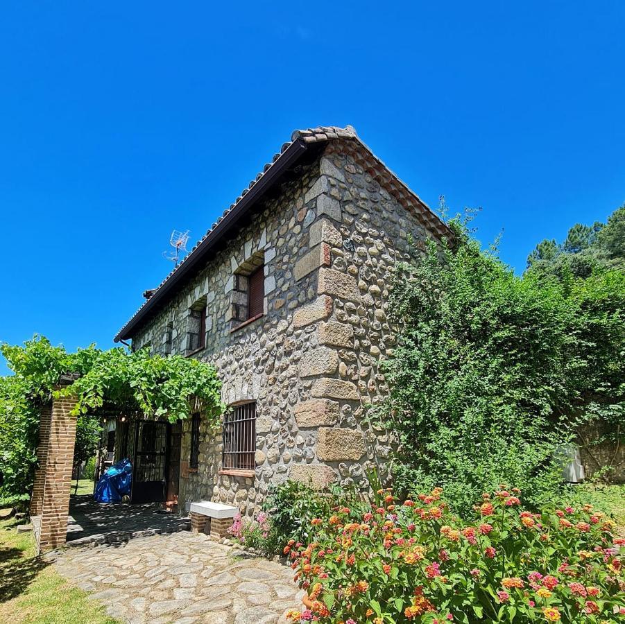 Casa Rural En Candeleda Con Piscina Y Un Maravilloso Jardin Esterno foto
