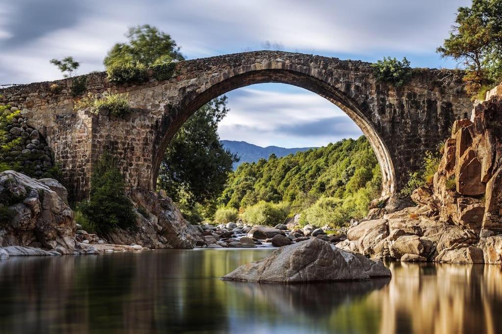 Casa Rural En Candeleda Con Piscina Y Un Maravilloso Jardin Esterno foto