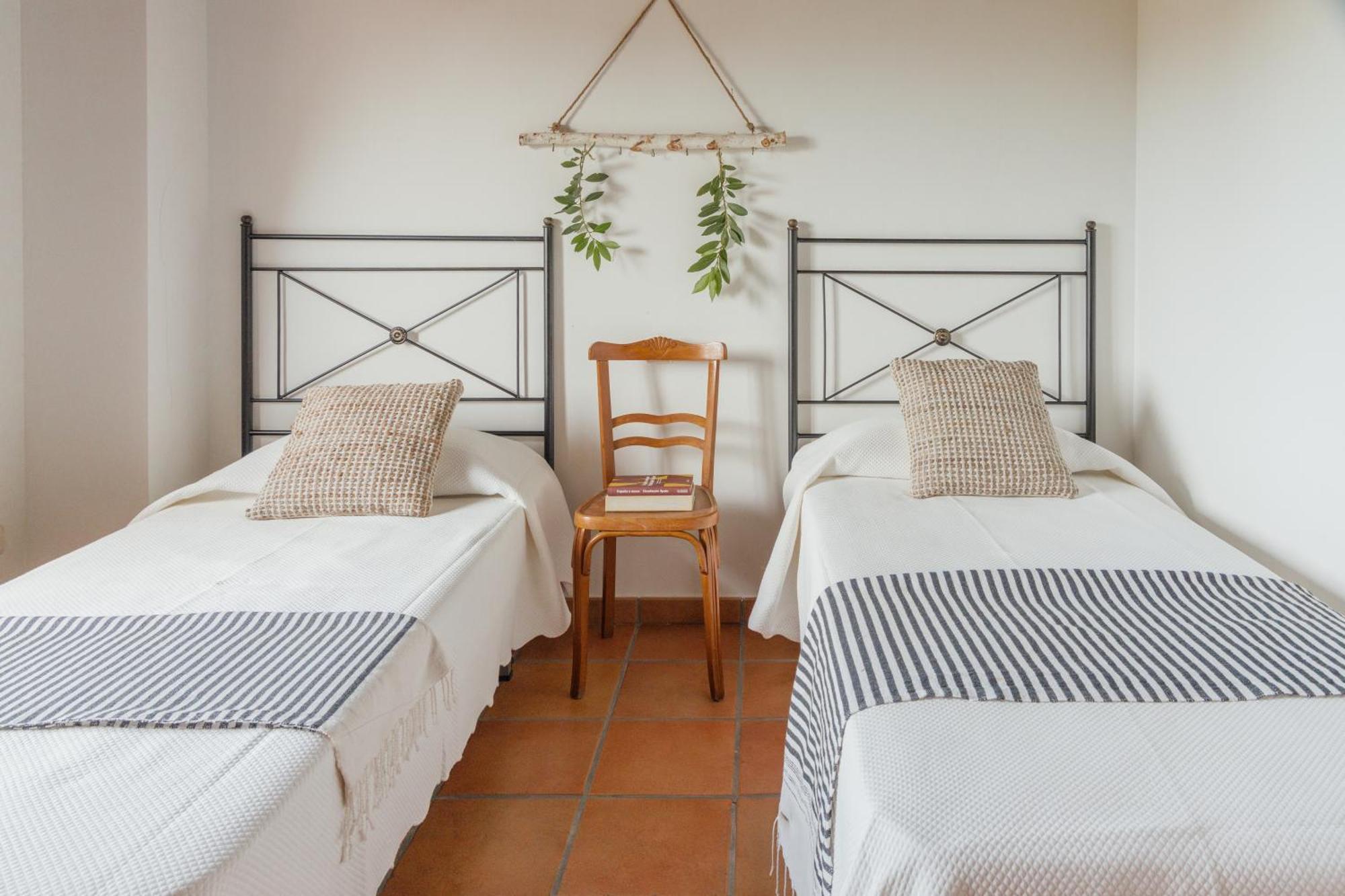 Casa Rural En Candeleda Con Piscina Y Un Maravilloso Jardin Esterno foto