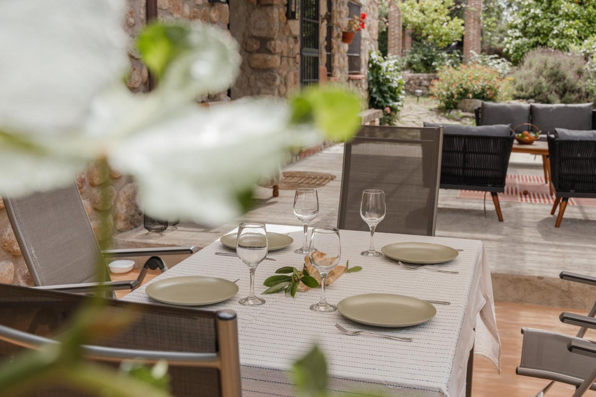 Casa Rural En Candeleda Con Piscina Y Un Maravilloso Jardin Esterno foto
