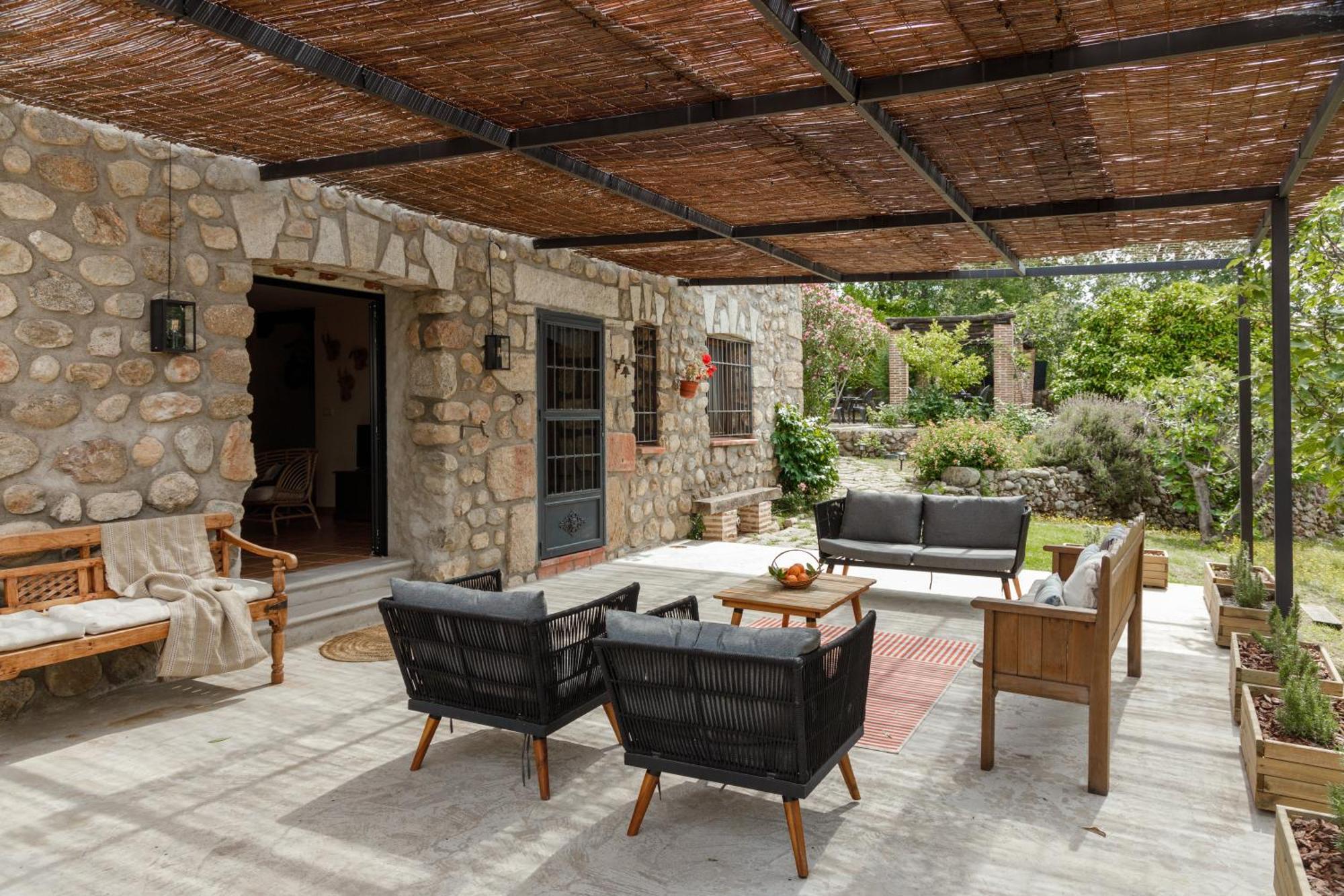 Casa Rural En Candeleda Con Piscina Y Un Maravilloso Jardin Esterno foto